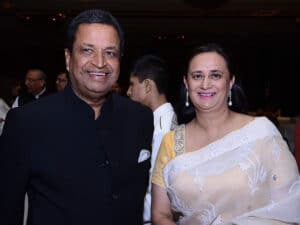 binod-chaudhary-with-wife
